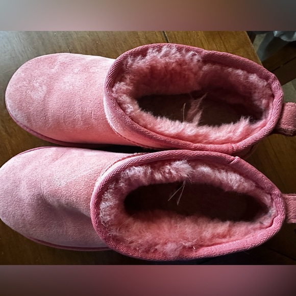 Pink Ugg Classic Ultra Mini boots. Size 9. I just used a couple of times. - Picture 3 of 5